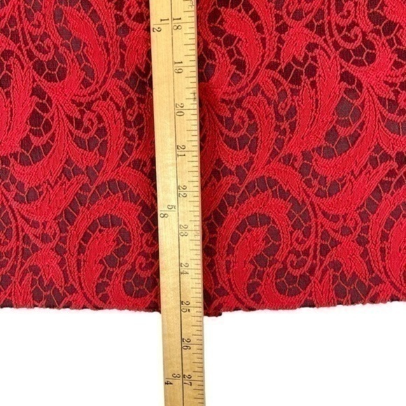 Magaschoni Skirt Vintage Womens 12 Red 3D Textured Paisley Laced Spilt Pencil‎ - Picture 10 of 12